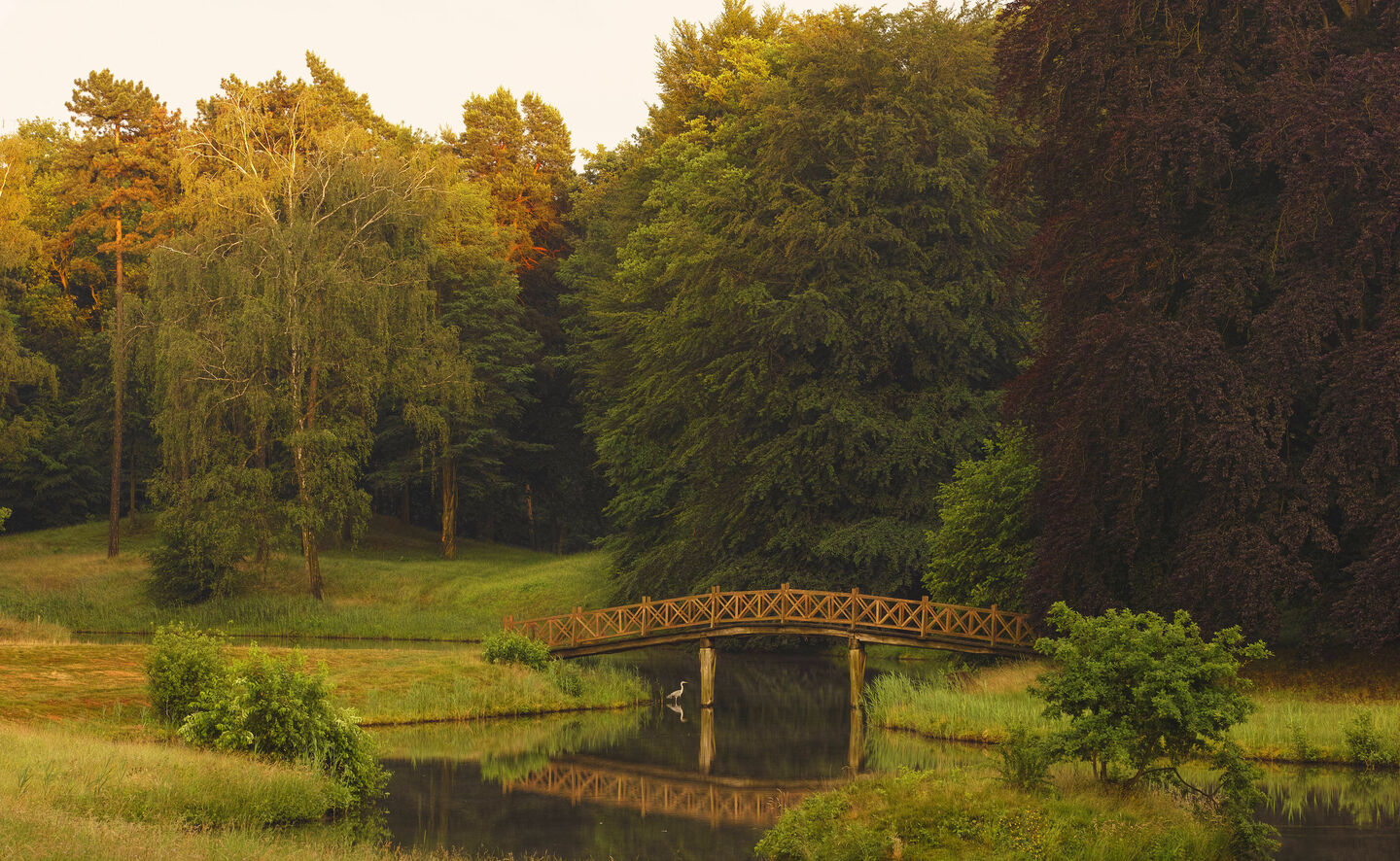 In der Pyramidenflur: Brücke über den Schlangensee am Hermannsberg, Foto: Hans Bach, Potsdam / SFPM (2014)